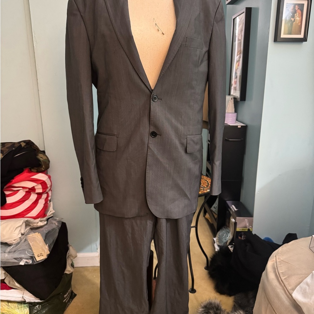 YVES Saint Laurent Men's Gray Suit